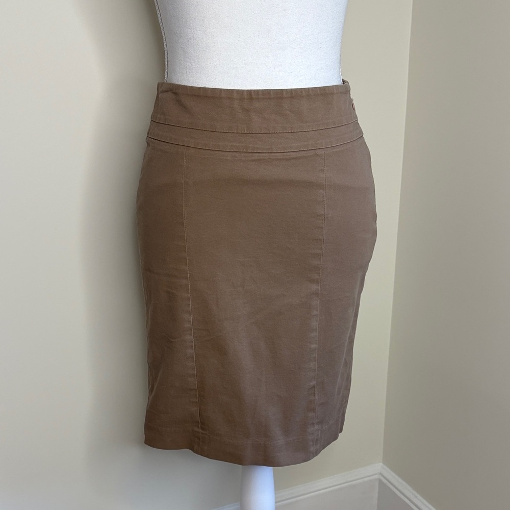 LOFT Tan Pencil Skirt for Women. Size 00 Petite